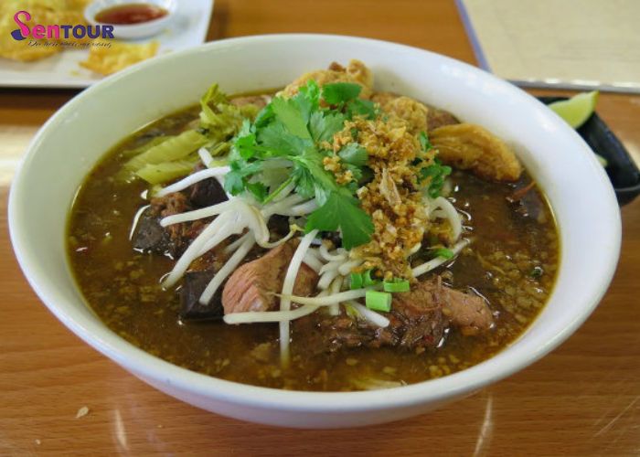 Khanom Jeen Nam Giao (bún tươi)