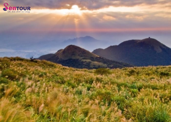 Núi Dương Minh - Nơi cảnh đẹp thiên nhiên thơ mộng 
